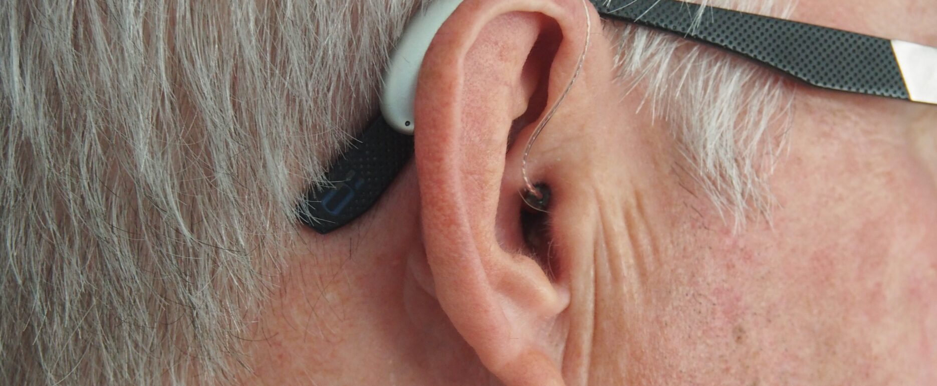 The Early Signs Of Hearing Loss